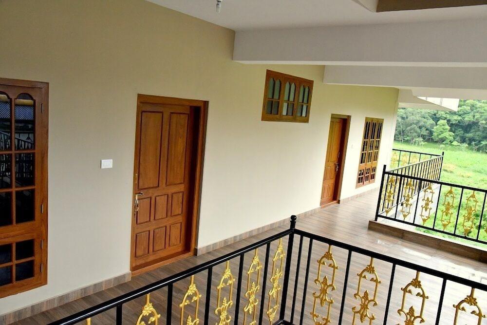 Jungle Palace Homestay Теккаді Екстер'єр фото