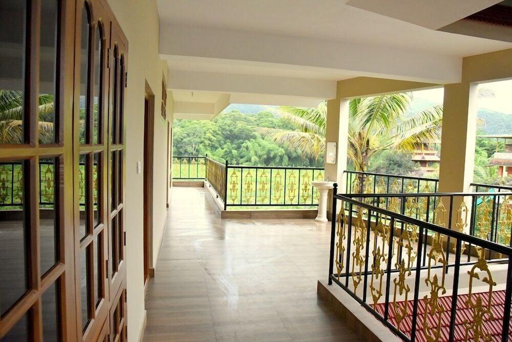 Jungle Palace Homestay Теккаді Екстер'єр фото