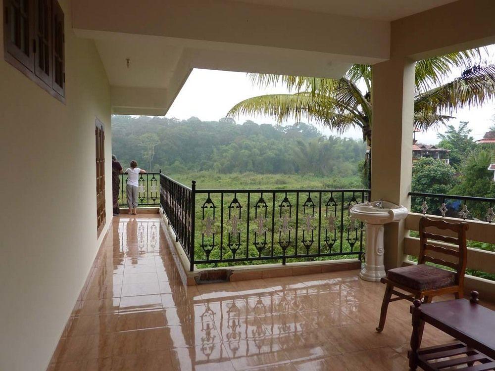 Jungle Palace Homestay Теккаді Екстер'єр фото
